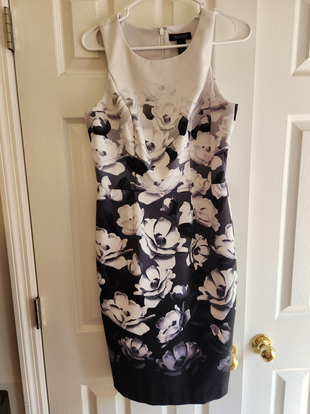White House Black Market Black & White Floral Sheath Dress Size 8